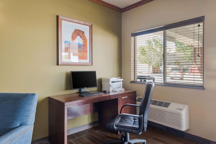 Business Center 30 of 30