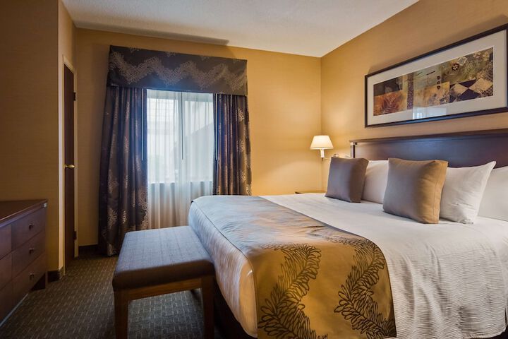 Best Western Plus Lamplighter Inn & Conference Centre
