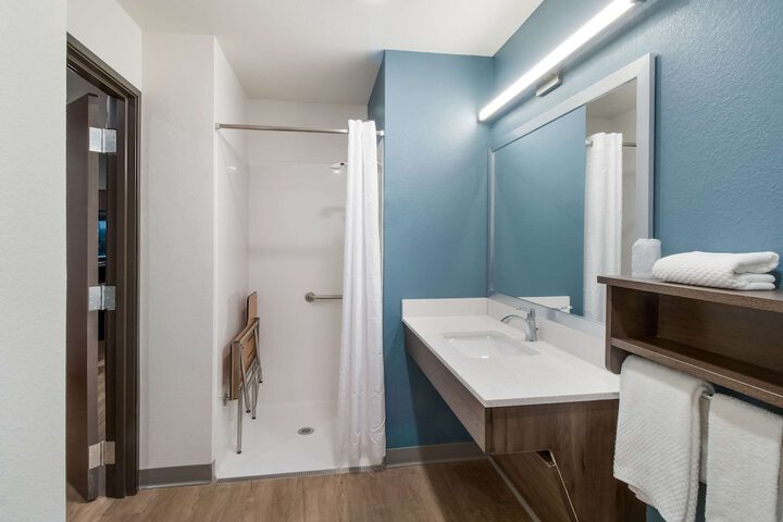 Room 15 of 26