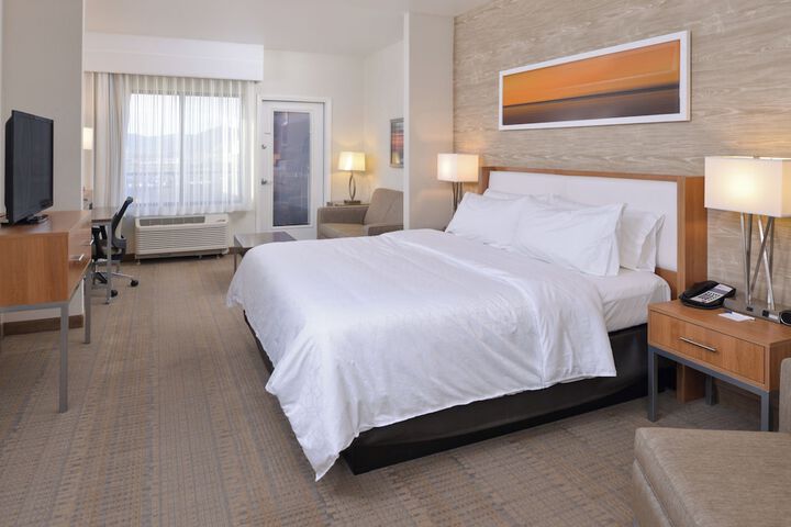 Holiday Inn Express & Suites Pocatello by IHG