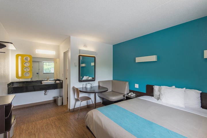 Room 20 of 25