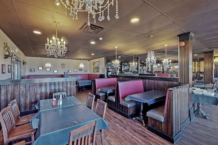 Dining 54 of 64