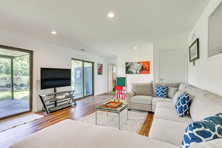 Pet-friendly Vacation Rental w / Lake Access