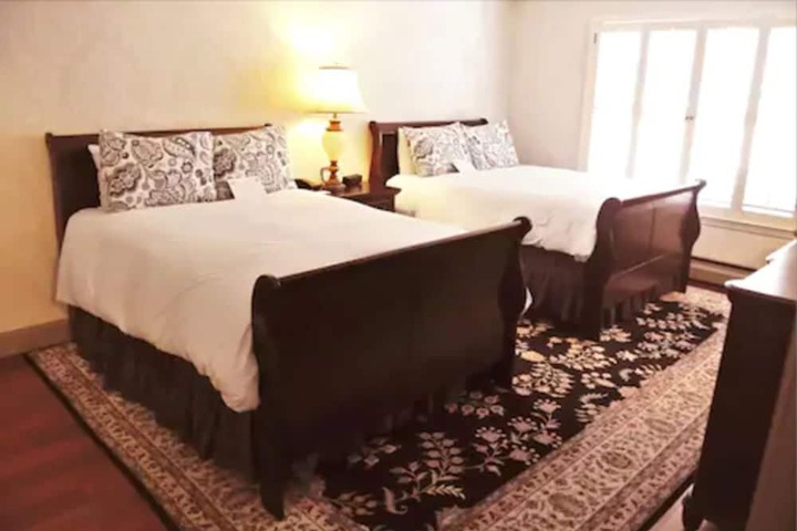 Room 33 of 41