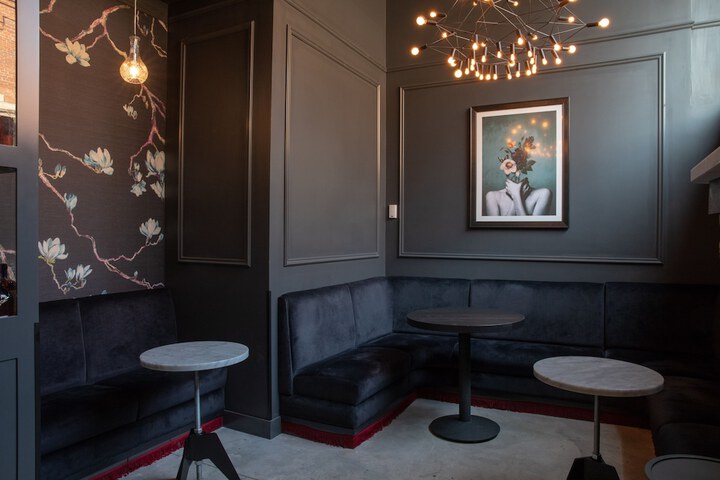 Lounge 40 of 46