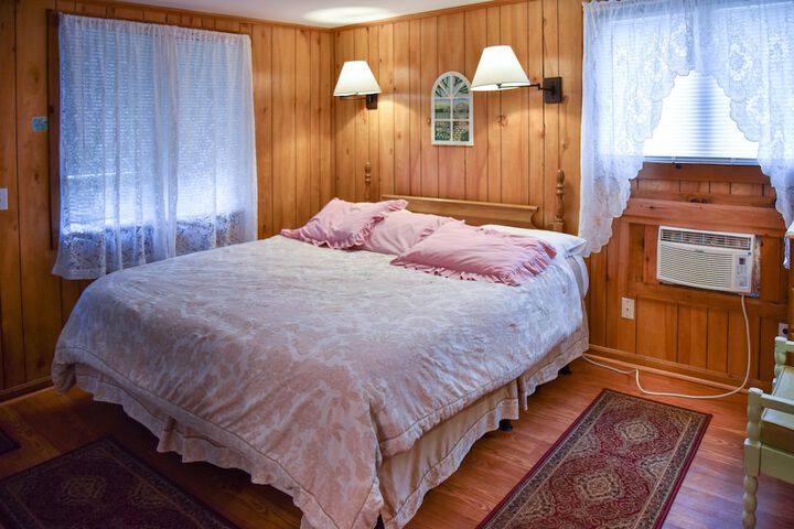 Shorelands Guest Resort and Cottages