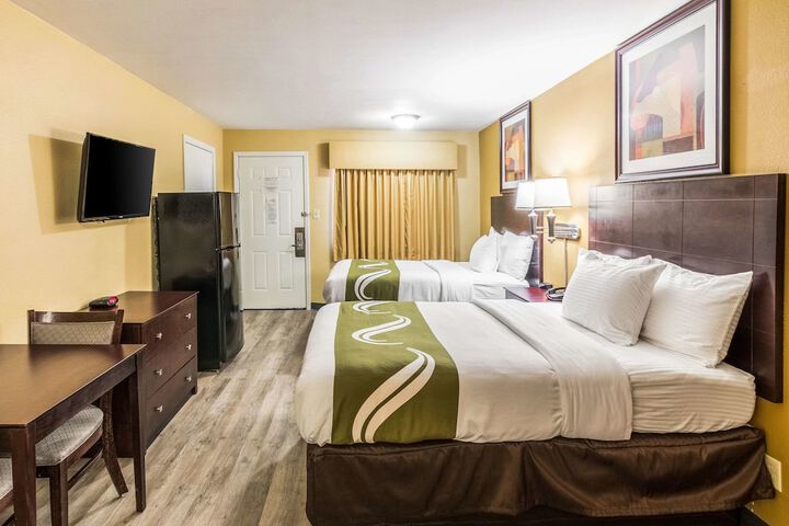 Room 14 of 32
