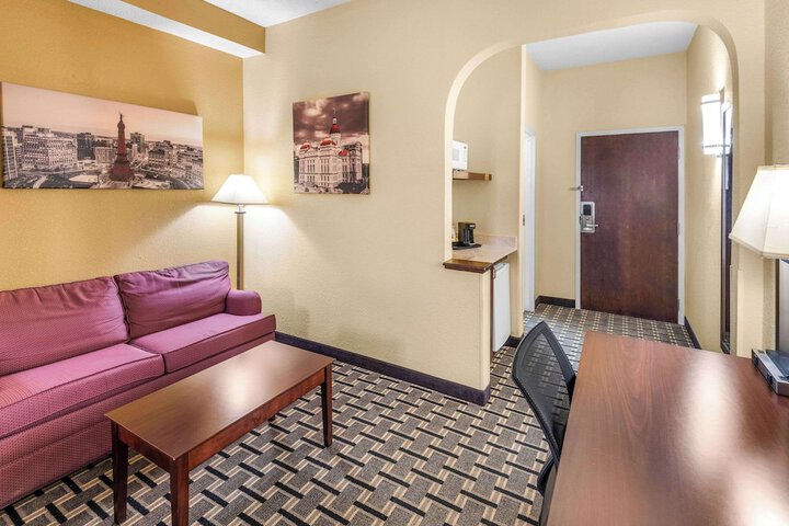Room 32 of 50