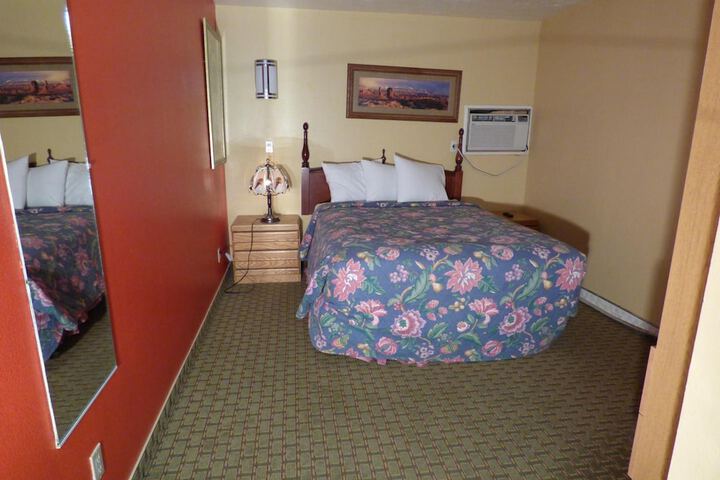 Room 18 of 27