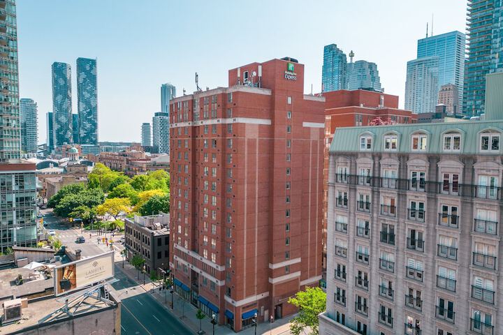 Holiday Inn Express Toronto - Downtown by IHG