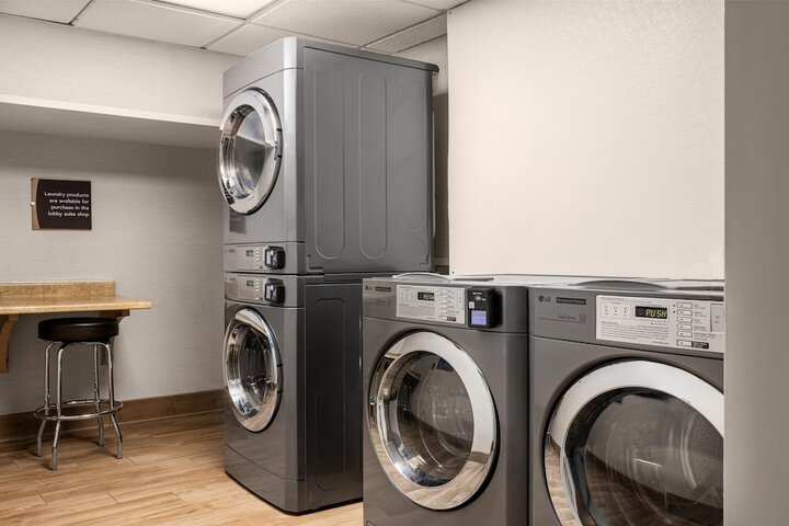 Homewood Suites by Hilton Dulles-North / Loudoun