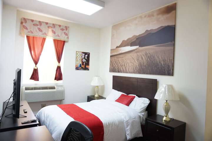 Room 13 of 21