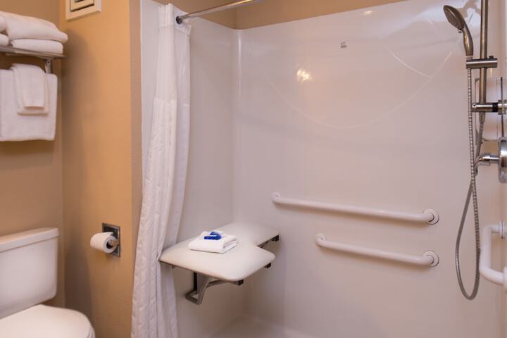Room 65 of 82