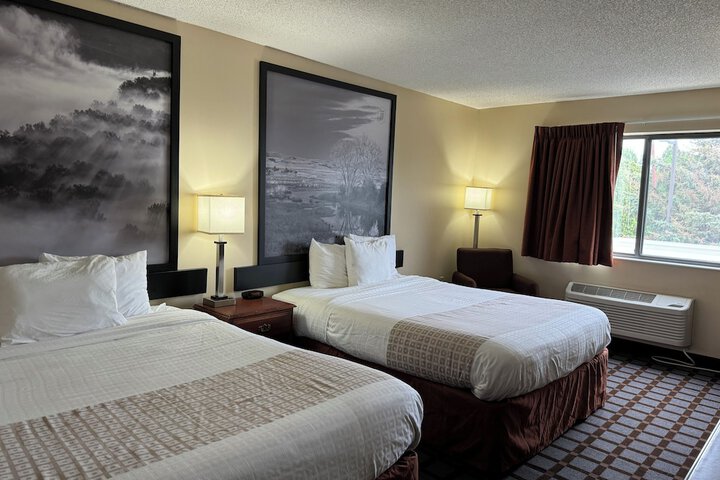 Room 10 of 20