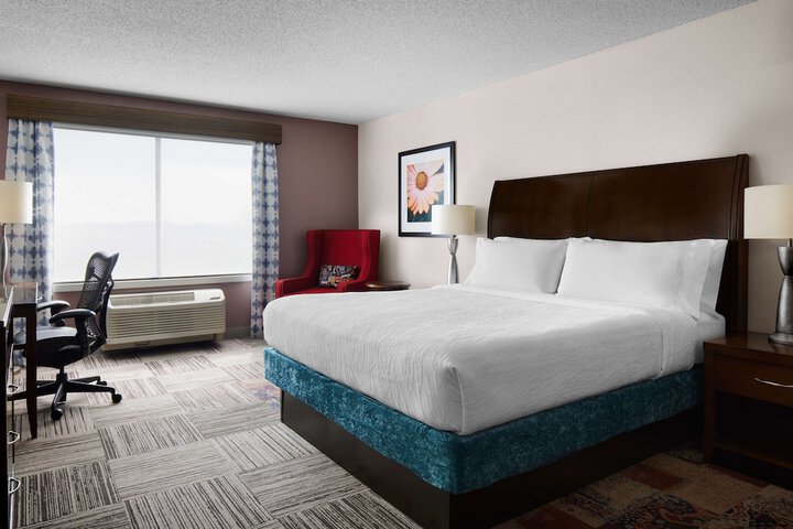 Room 12 of 28