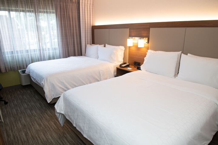 Room 17 of 36