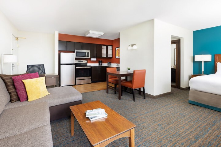 Room 53 of 59