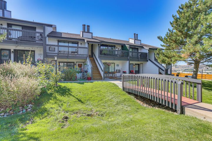 1 Mi to Dtwn: Condo w / Pool Access in Castle Rock