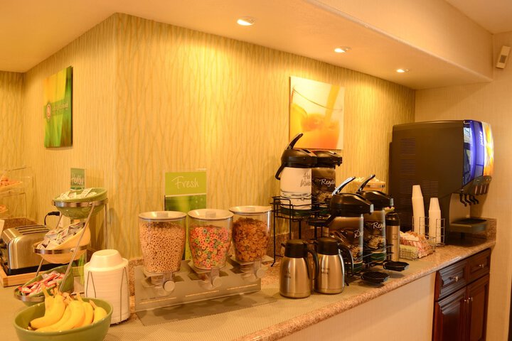 Breakfast/Coffee Service 52 of 60