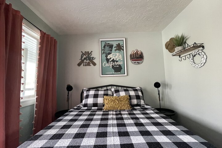 Room 27 of 35