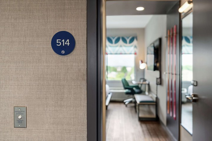 Room 25 of 34