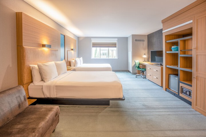 Room 21 of 46