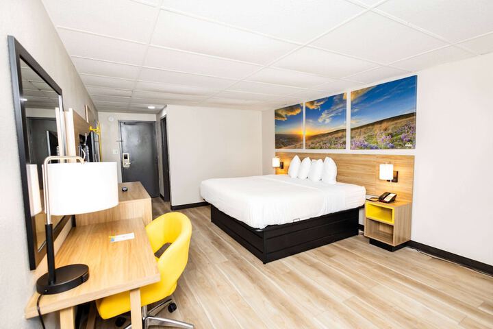 Room 16 of 50