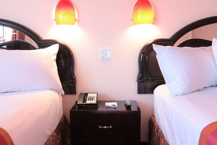 Crystal Star Inn Edmonton Airport