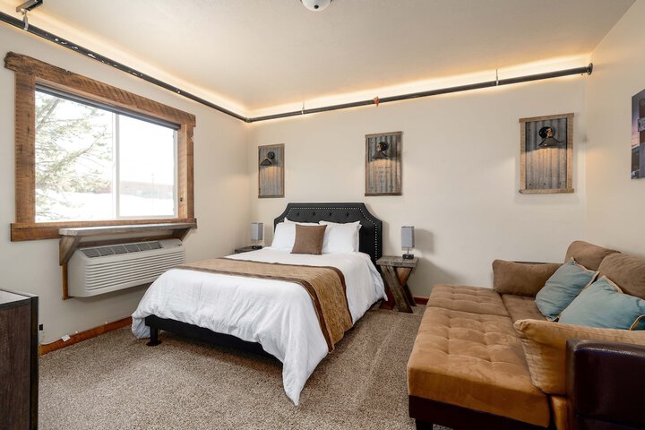 Room 25 of 53