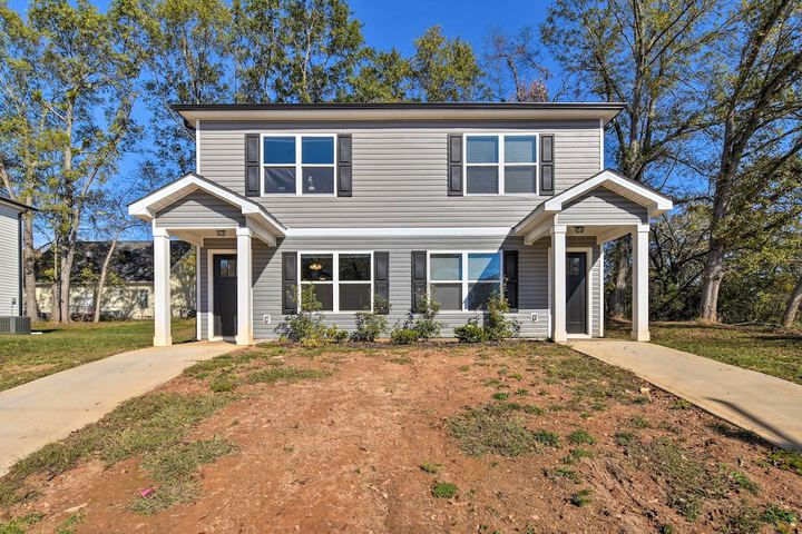 Greer Getaway w / Smart TV 1 Mi to Dtwn!