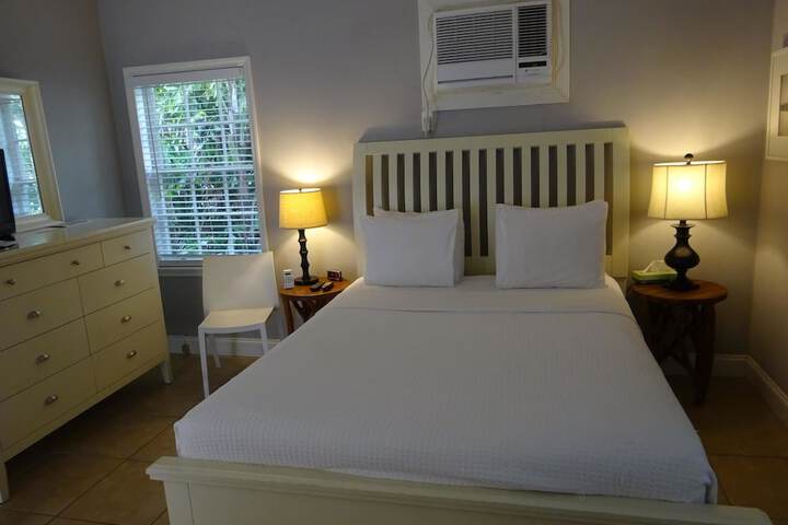 Room 34 of 141
