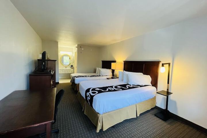 Room 5 of 12