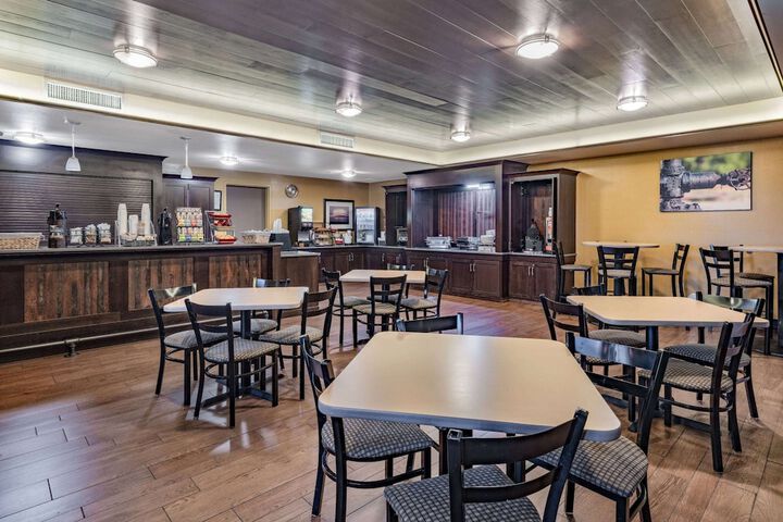 Hawthorn Extended Stay by Wyndham Dickinson