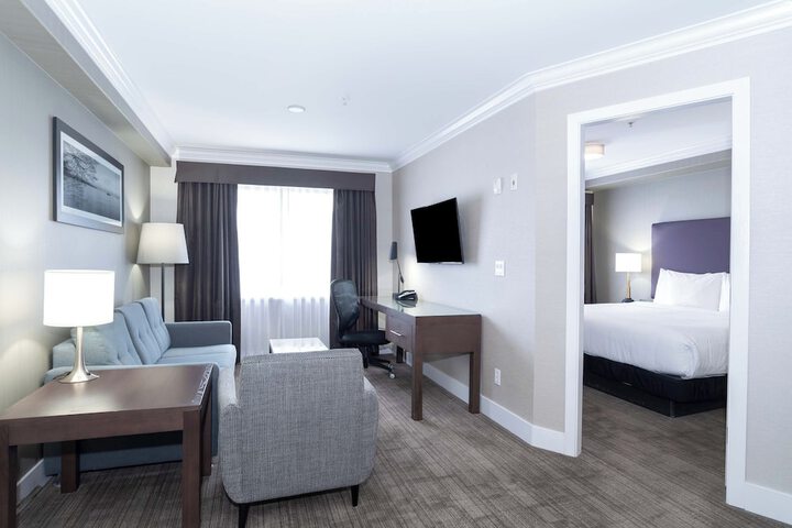 Room 12 of 32
