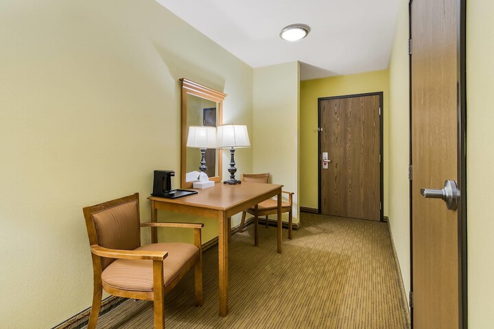 Econo Lodge Inn & Suites Yankton