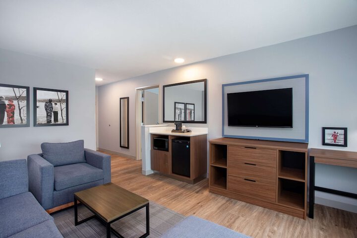 Room 30 of 36