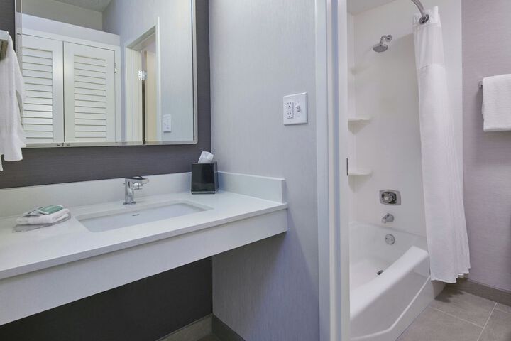 Courtyard by Marriott Detroit Metropolitan Airport Romulus