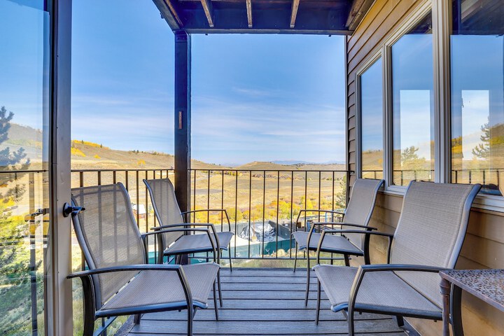 Ski-in / ski-out Granby Ranch Escape With Balcony!