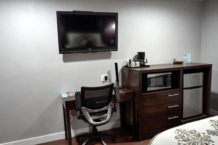 Room 12 of 24