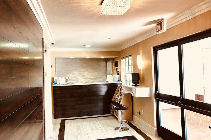 Howard Johnson by Wyndham Salinas