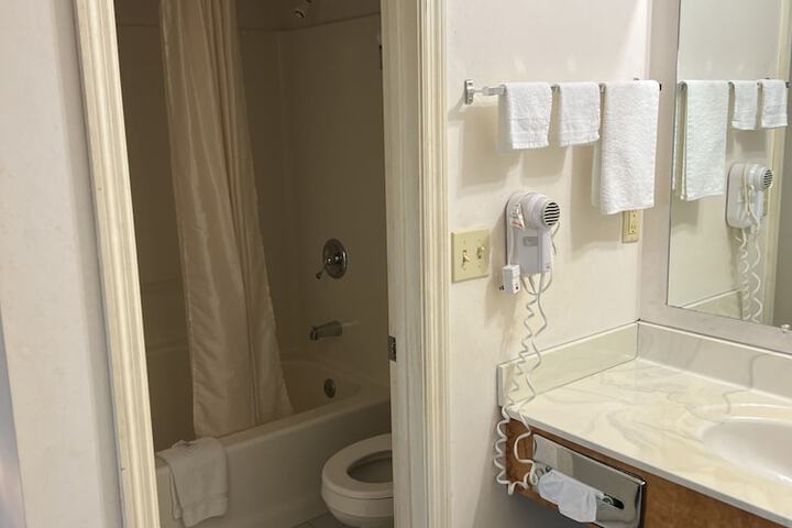 Room 15 of 22
