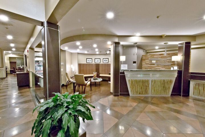 Hotel Strata