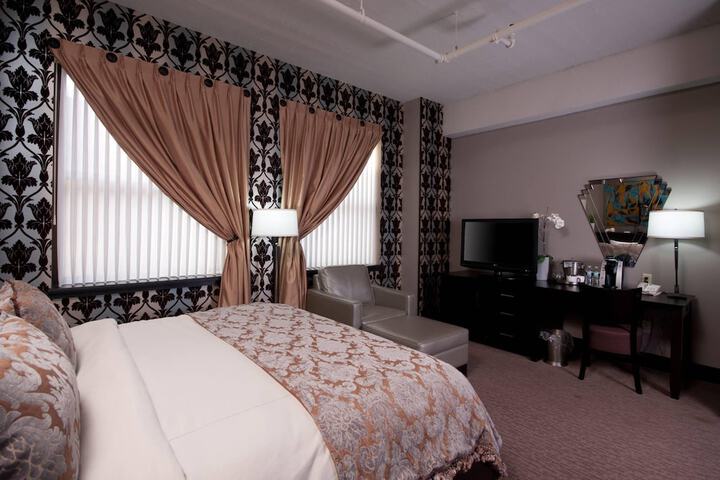 The Giacomo Niagara Falls NY an Ascend Collection Hotel