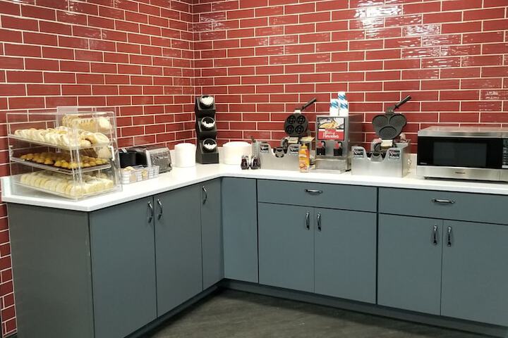 Breakfast/Coffee Service 105 of 115
