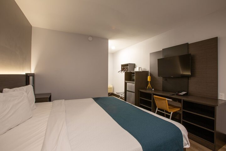 Room 13 of 31