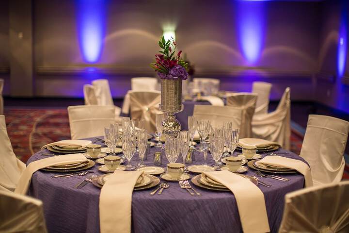Ballroom/Hall 115 of 122
