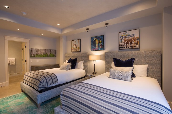 Element 52 Auberge Collection