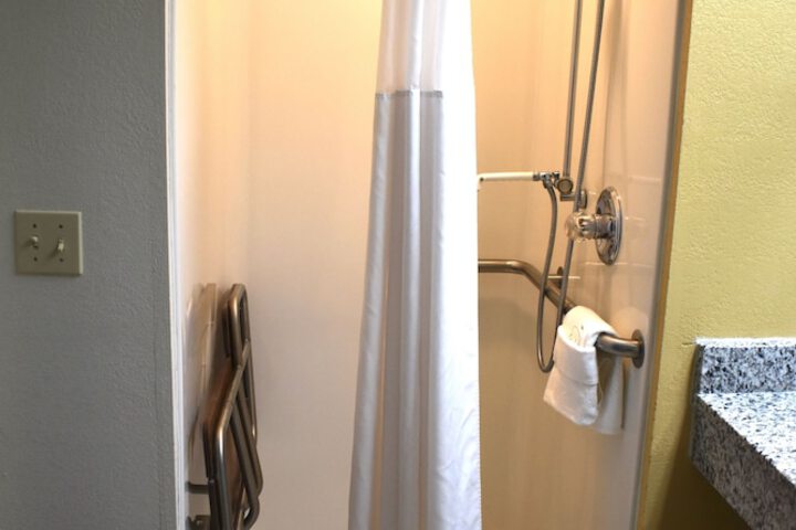 Room 19 of 34