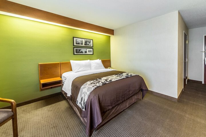 Room 34 of 61