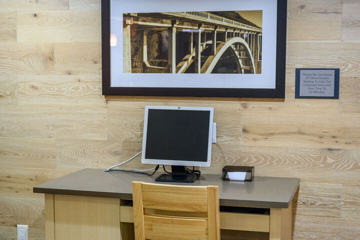 Business Center 60 of 60